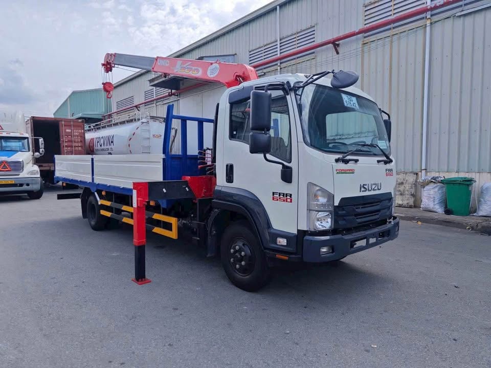 Xe Cẩu 5 Tấn Isuzu