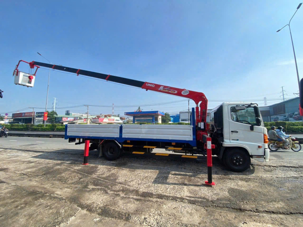 Giỏ nâng người gắn xe cẩu