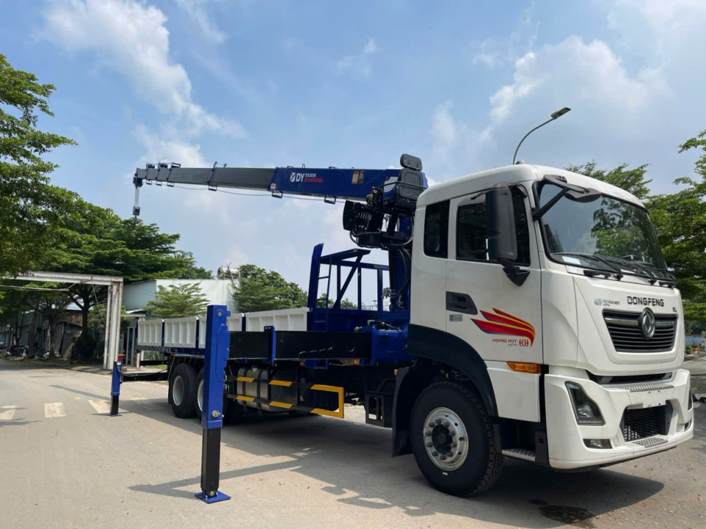 XE CẨU DONGFENG 10 TẤN 