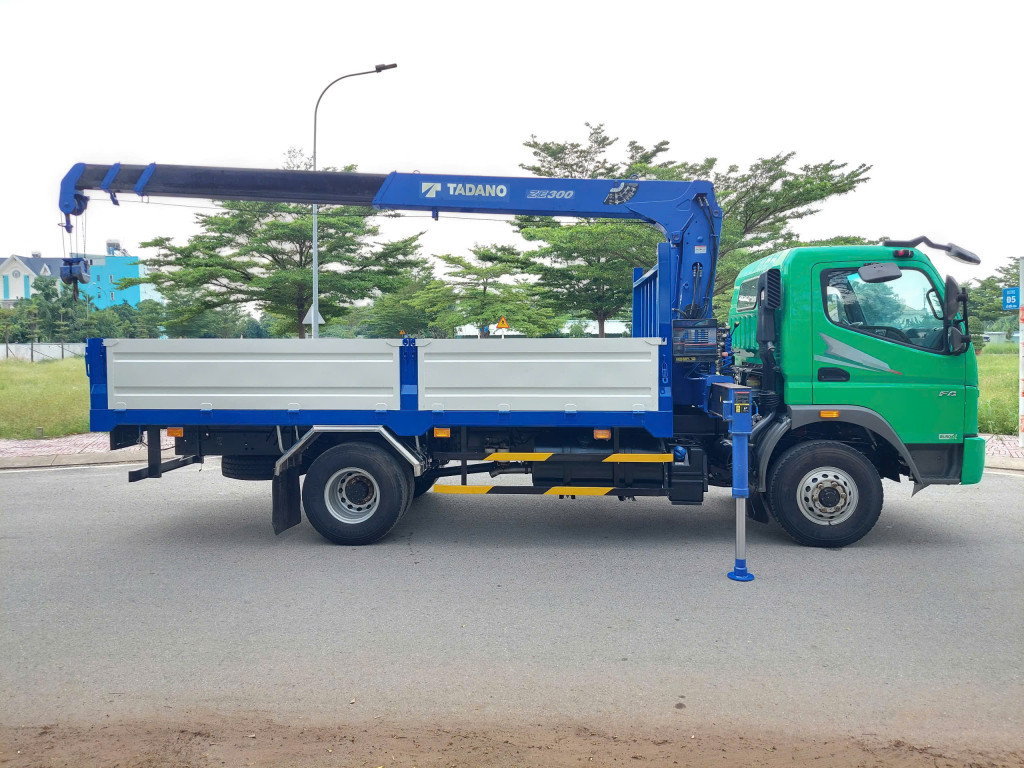 Xe cẩu Fuso 5 tấn cũ