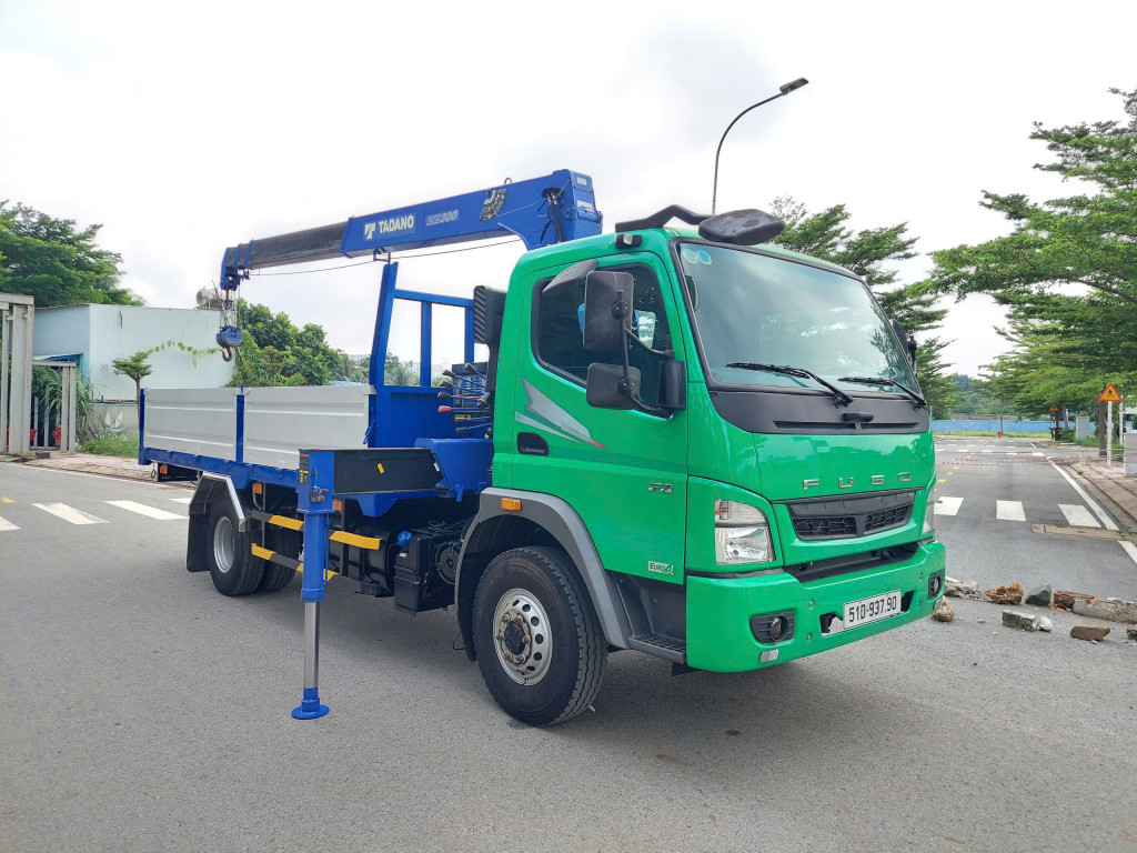 Xe cẩu Fuso 5 tấn cũ