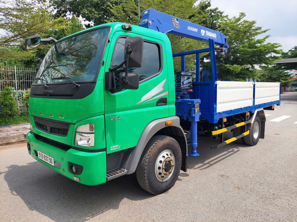 Xe cẩu Fuso 5 tấn cũ