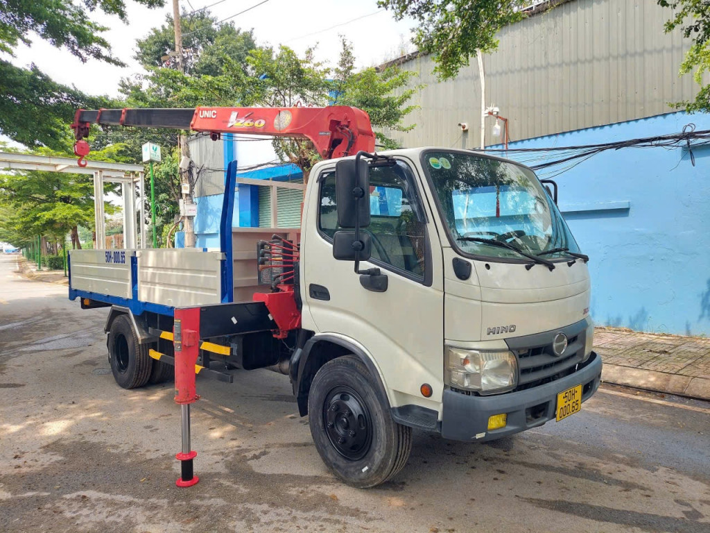 Xe cẩu hàng quận 3