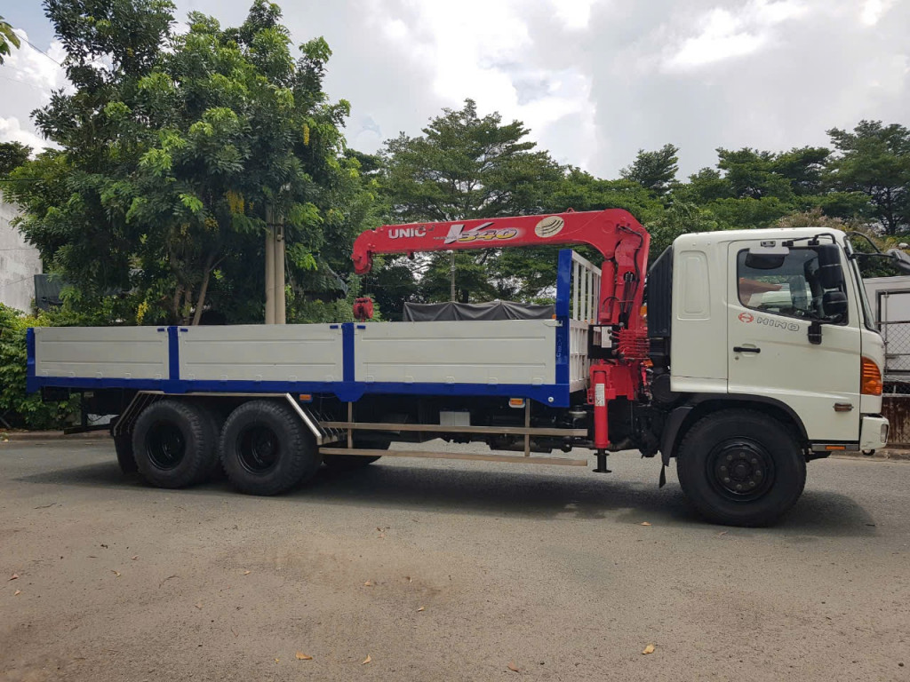 Xe cẩu Hino 15 tấn cũ 