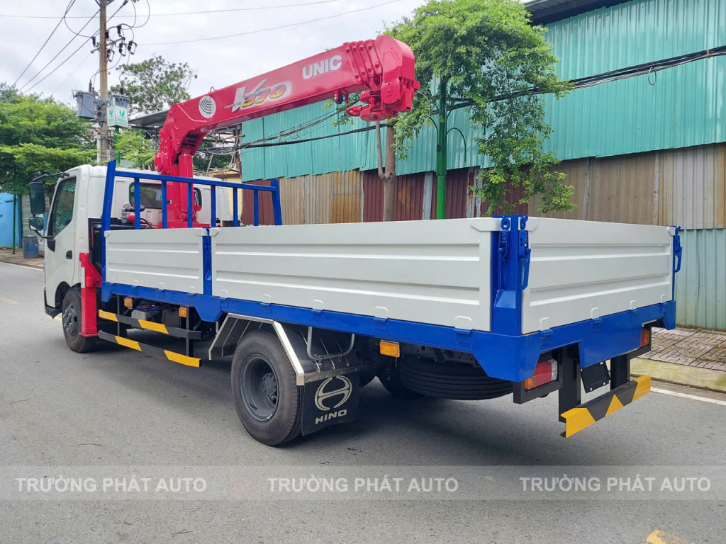 Xe cẩu Hino XZU720 2.5 tấn mới 