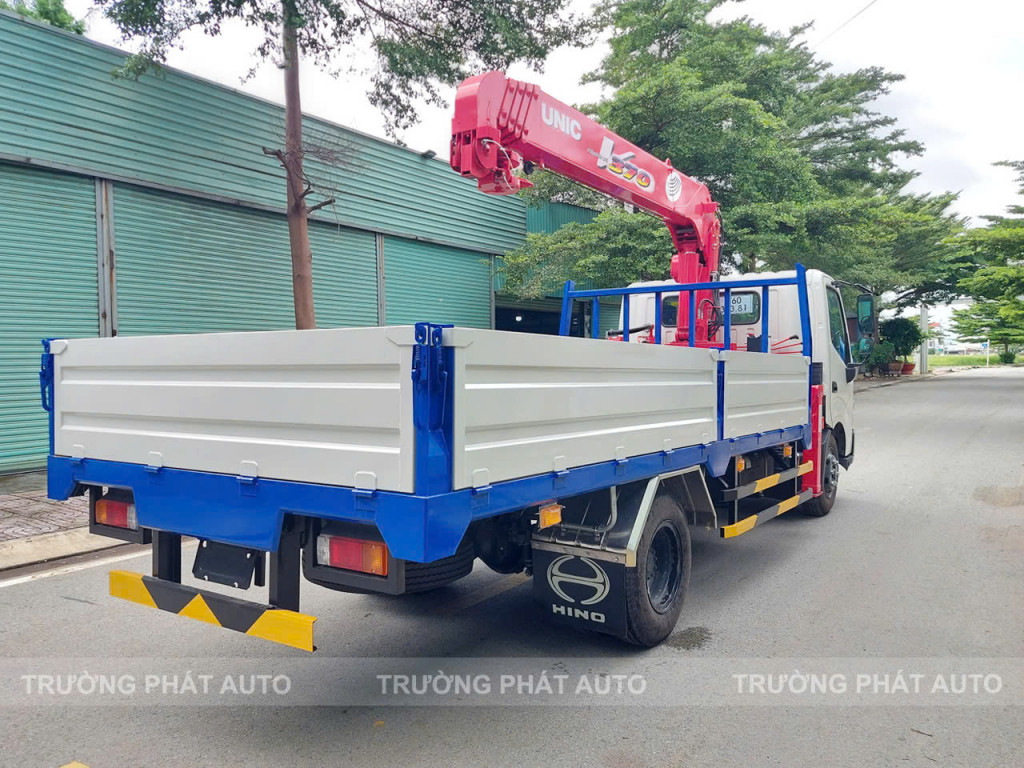 Xe cẩu Hino XZU720 2.5 tấn mới 