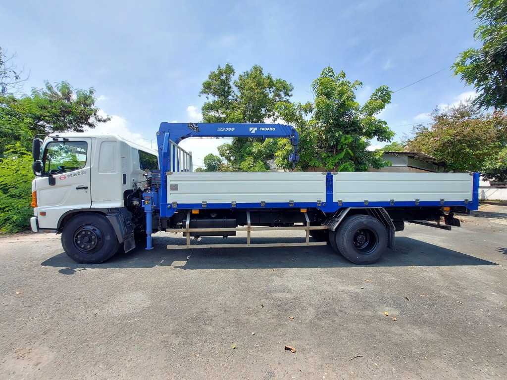 Xe cẩu Hino 8 tấn cũ 