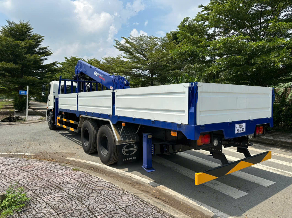 Xe Cẩu Hino FM Mẩu Euro5 15 Tấn