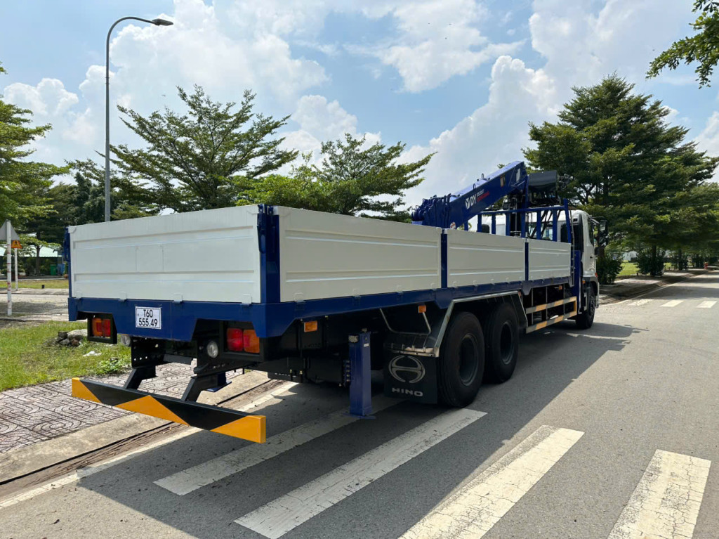 Xe Cẩu Hino FM Mẩu Euro5 15 Tấn