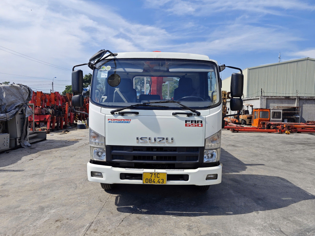 Xe cẩu Isuzu 5 tấn cũ 