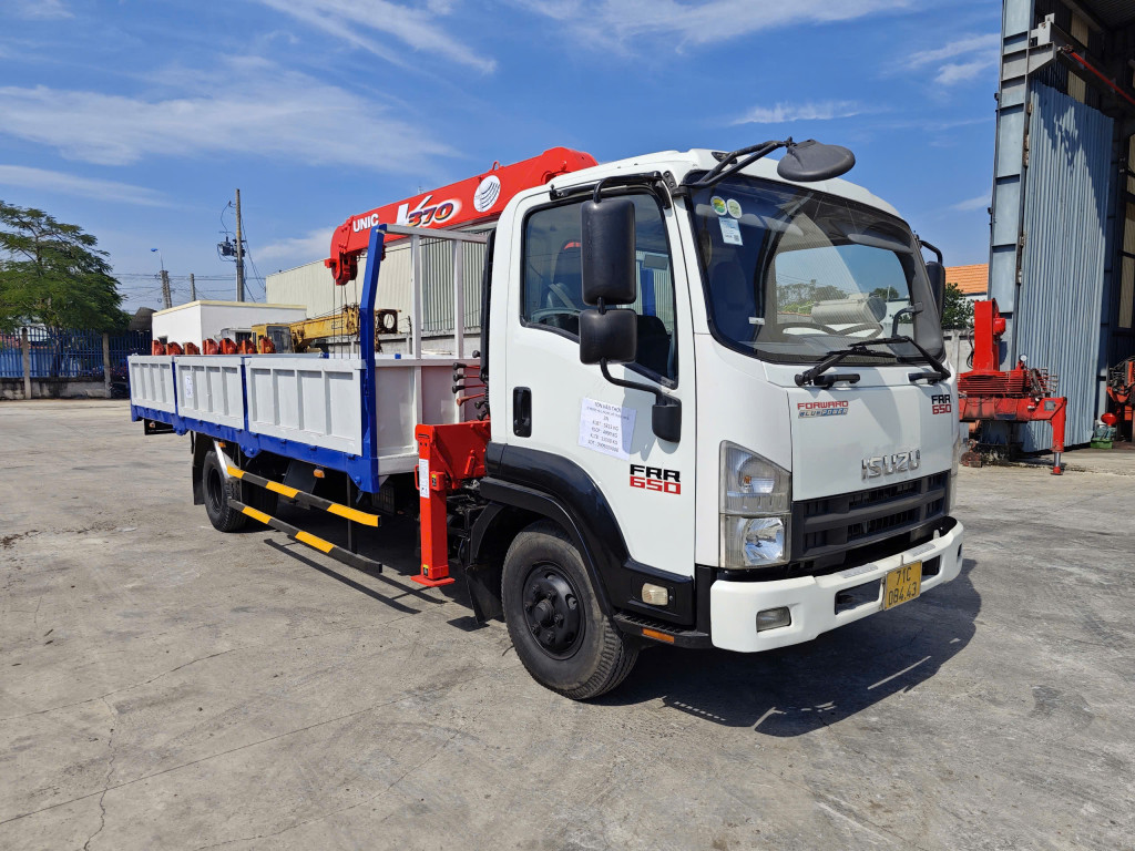 Xe cẩu Isuzu 5 tấn cũ 