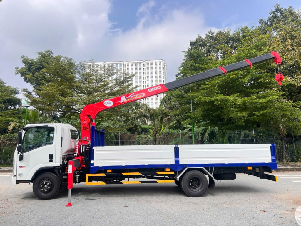 xe cẩu isuzu npr350 2.5 tấn