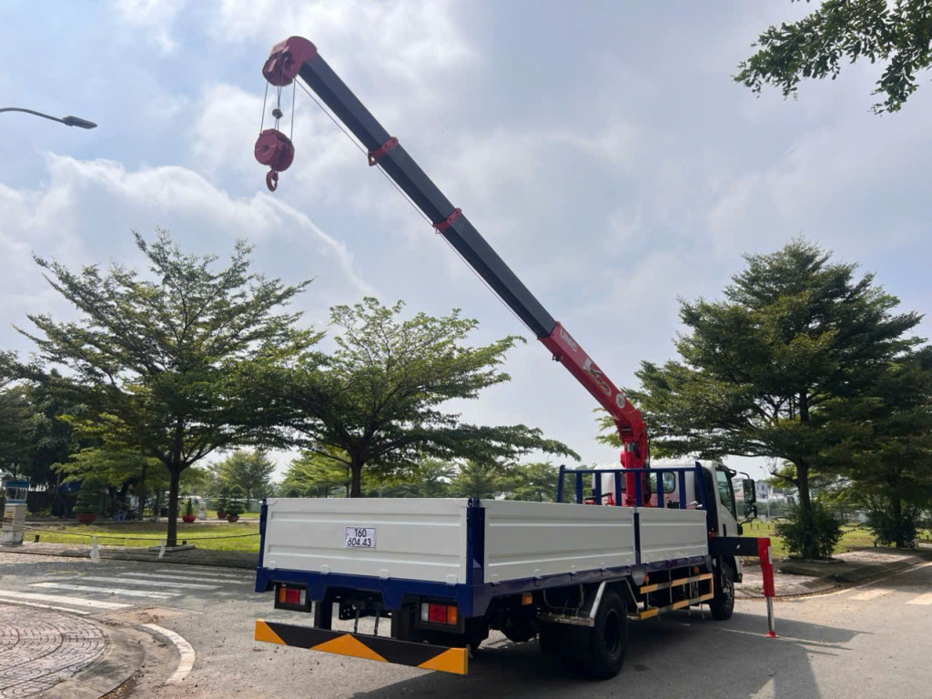 XE CẨU ISUZU NPR350 2.5 TẤN