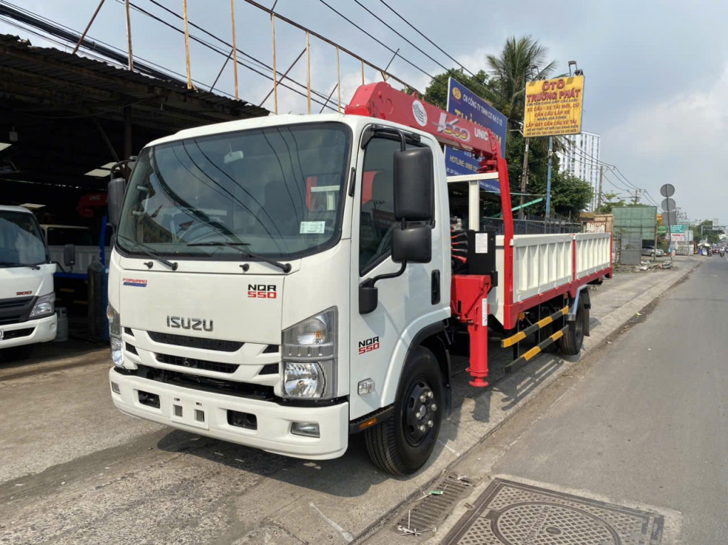 Xe cẩu Isuzu NQR75ME4 4.5 tấn 