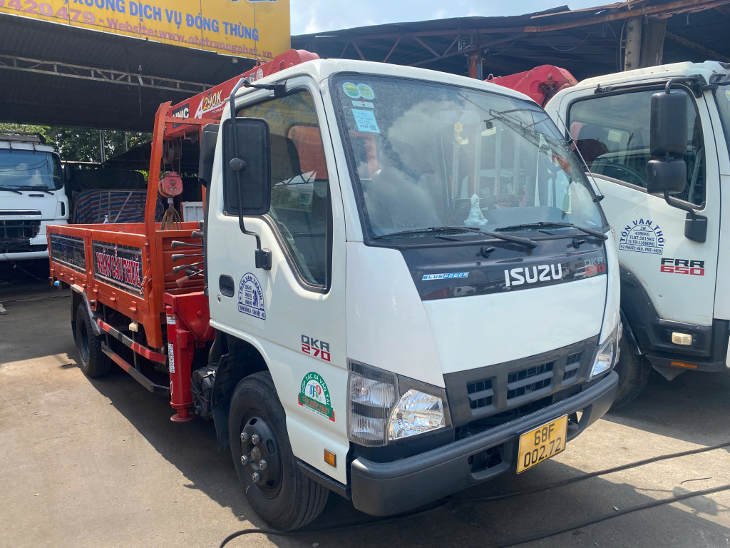 Xe cẩu isuzu QKR270 2 tấn cũ