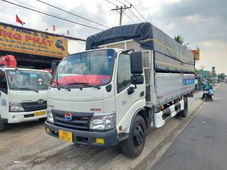 Xe tải Hino XZu352 3.5 tấn đời 2021 thùng nhôm mui bạt 