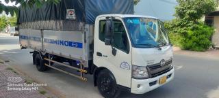 Xe tải Hino XZU730 5 tấn cũ đời 2020 thùng nhôm mui bạt 
